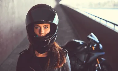 casque-motot-protection-cheveux