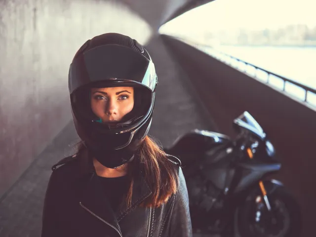 casque-motot-protection-cheveux